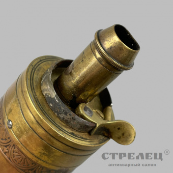 картинка пороховница для чёрного пороха. европа, 19 век